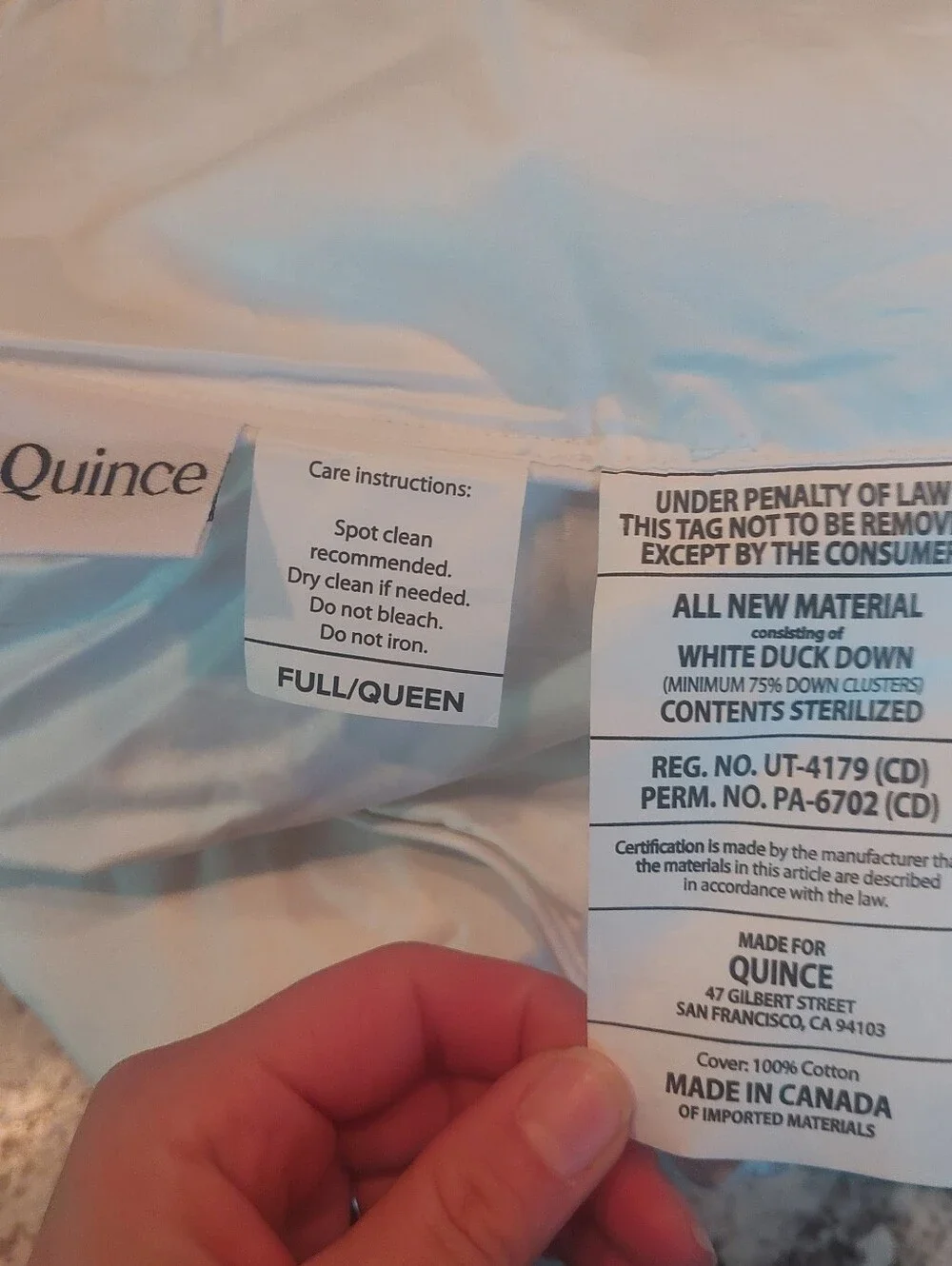 NWOT! Quince Premium White Duck Down Comforter! Sz. Full/ Queen (Z79)